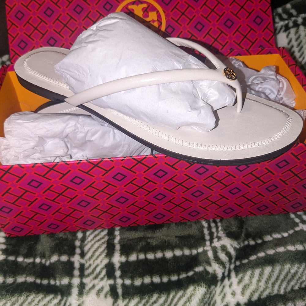 Tory Burch Chelsea the flip flop